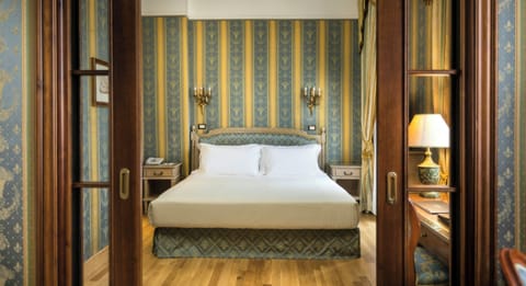 Suite | Minibar, desk, soundproofing, WiFi (free)