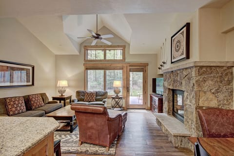 Townhome, 2 Bedrooms | Living area | Flat-screen TV, fireplace