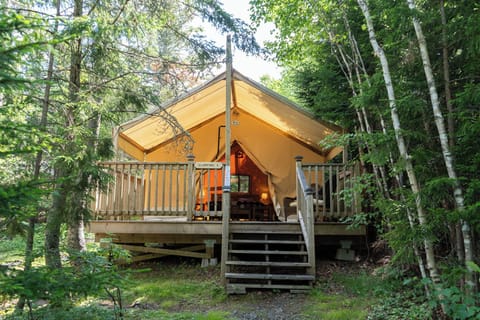 Signature Tent, 1 King Bed, Hill View | Premium bedding, pillowtop beds, WiFi (free), individually decorated