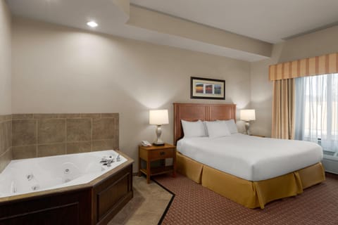 Superior Suite, 1 King Bed, Non Smoking | Jetted tub