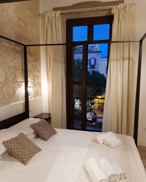Deluxe Double Room, 1 Queen Bed, Balcony, City View | Minibar, desk, soundproofing, iron/ironing board