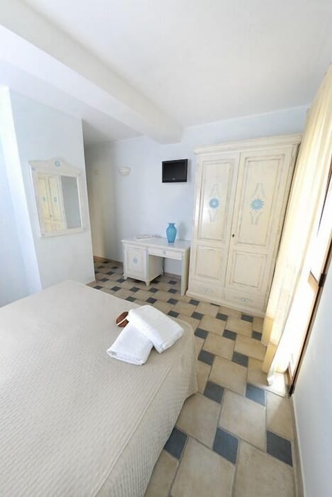 Standard Double or Twin Room | Premium bedding, in-room safe, desk, free WiFi