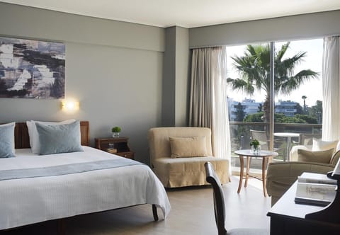 Double Room, Balcony, Sea View | In-room safe, desk, soundproofing, free WiFi