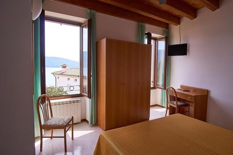Double or Twin Room | Desk, cribs/infant beds, free WiFi