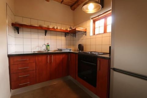 Matjiesvlei Retreat Katrien  | Private kitchen | Fridge, microwave, stovetop, electric kettle