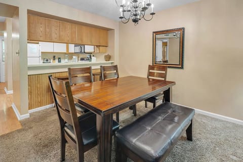 pass through counter to dinning area