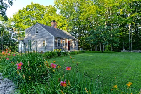 1821 Cape Cod on Mt. Belknap overlooking Lake Winnipesaukee