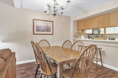 The pass through counter to the kitchen is very convenient