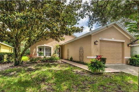 2 Bedroom 2 Bath Home in Mount Dora, FL.  New Rental listing.