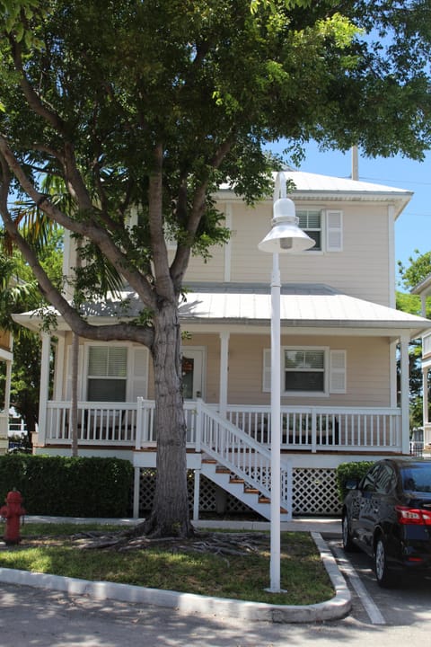 5 Coral Way
