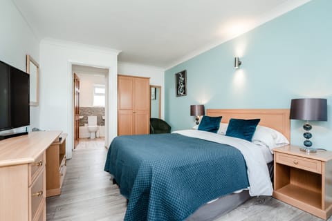 Standard Double Room, Ensuite (Double Chalet)