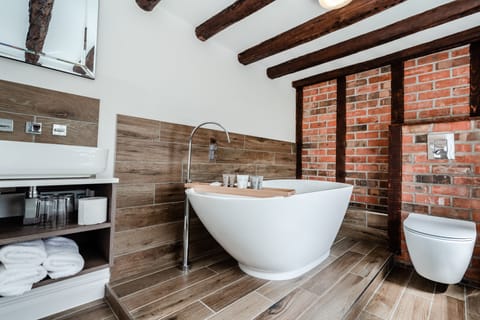 Standard Suite, Ensuite (Suite Main Building) | Bathroom