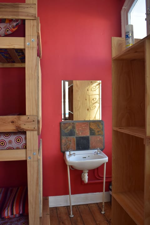 9 Sleeper Dorm | Bathroom sink