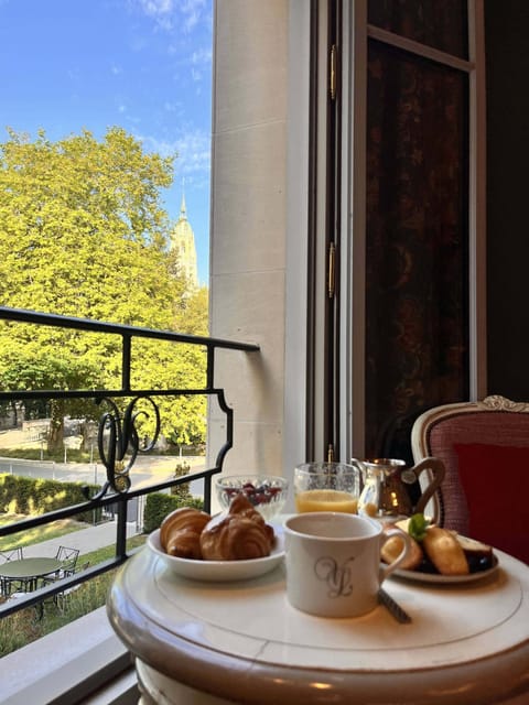 Deluxe Room | Premium bedding, free minibar, in-room safe, individually decorated