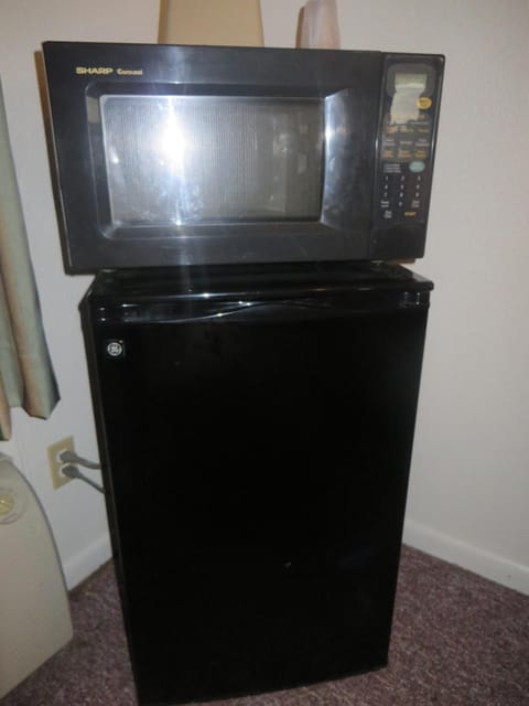 Fridge, microwave, coffee/tea maker