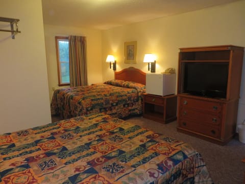 Desk, blackout drapes, iron/ironing board, free WiFi