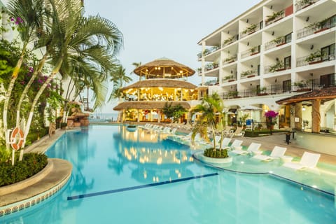 3 outdoor pools