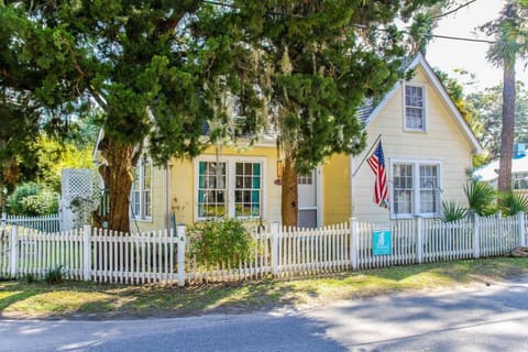 Welcome to our cottage - Welcome to Rose's Folie Circa 1939