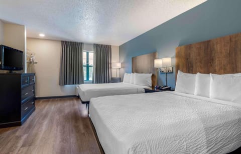 Studio, 2 Double Beds, Non Smoking | Desk, WiFi (free)