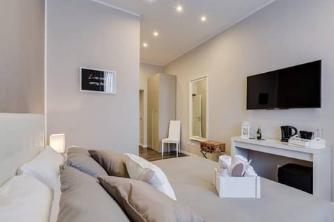 Classic Double Room | Premium bedding, minibar, in-room safe, desk