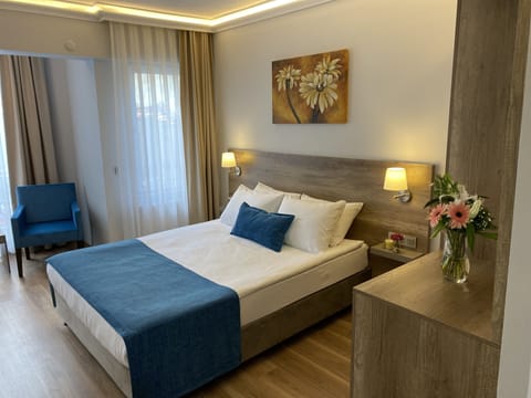 Premium bedding, minibar, soundproofing, free WiFi