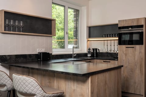 Suite, 3 Bedrooms | Private kitchen | Espresso maker, coffee/tea maker