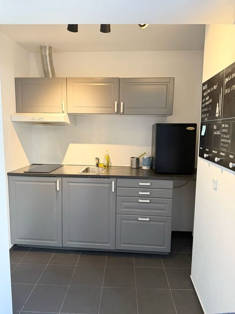 Family Studio | Desk, blackout drapes, free WiFi, bed sheets