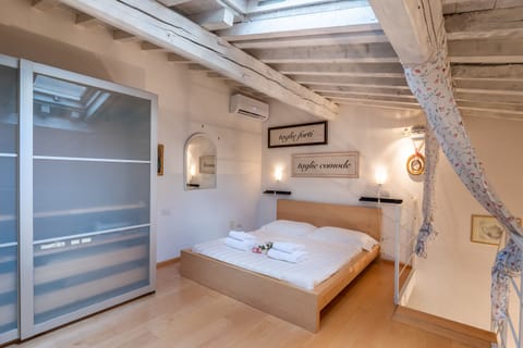 City Apartment, 2 Bedrooms | 2 bedrooms, premium bedding, down comforters, bed sheets