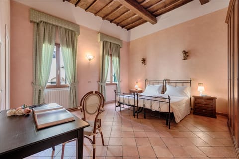 Deluxe Apartment, 2 Bedrooms | 2 bedrooms, desk, free WiFi, bed sheets