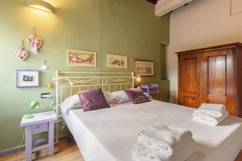Apartment, 1 Bedroom | 1 bedroom, individually furnished, desk, iron/ironing board
