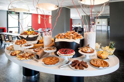 Daily buffet breakfast (EUR 10 per person)