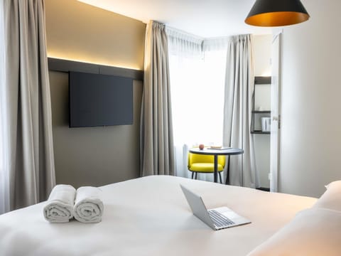 Superior Room, 1 Double Bed | In-room safe, desk, iron/ironing board, free cribs/infant beds