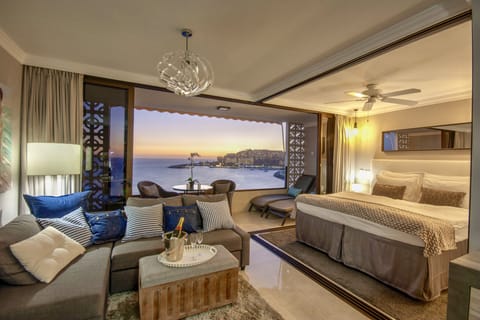 Newly renovated with close attention to detail and full luxury. 