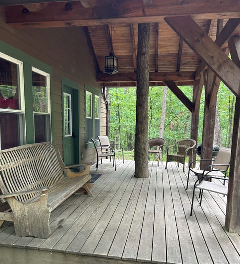 At the end of the day dusk changes the sound of the 🦚. 🦉 hoot and 🐸 croak