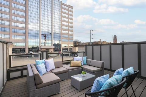 3rd Floor Rooftop Deck!