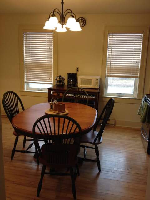 Seating for 6 in kitchen; 4 in living room