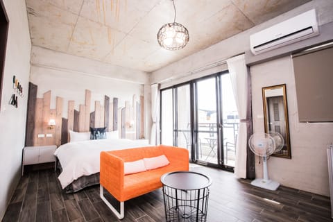 Superior Double Room, Balcony | Desk, blackout drapes, free WiFi