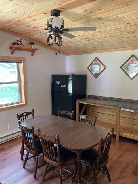 New entrance 2023 with additional refrigerator 