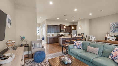 Khalee-sea Main Living Area