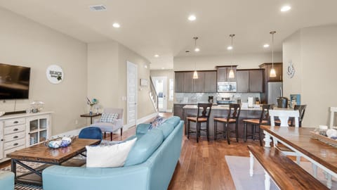 Khalee-sea Main Living Area