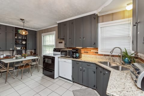 Fully equipped kitchen