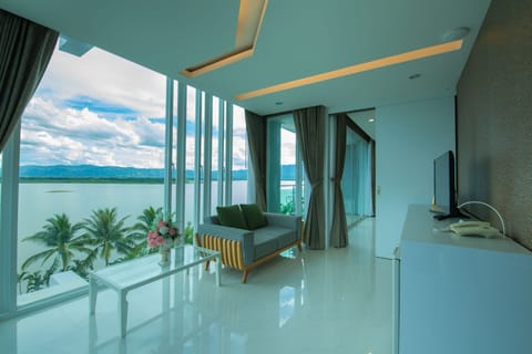 Suite | Living area | LCD TV