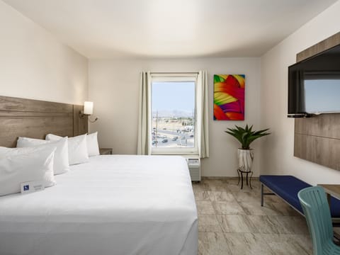 Junior Suite, 1 King Bed with Sofa bed | Minibar, in-room safe, desk, laptop workspace