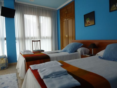 Quadruple Room, Connecting Rooms | Soundproofing, cribs/infant beds, rollaway beds, free WiFi