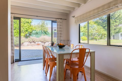 House 3 bedrooms | Private kitchen | Full-size fridge, microwave, oven, stovetop