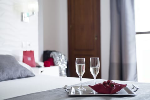 Superior Double Room, Terrace | Room service - dining