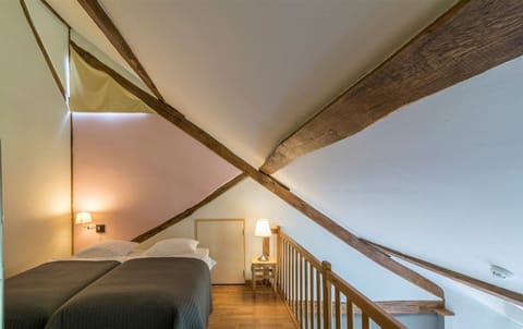 Family House, Multiple Bedrooms, Garden View | Egyptian cotton sheets, premium bedding, individually furnished