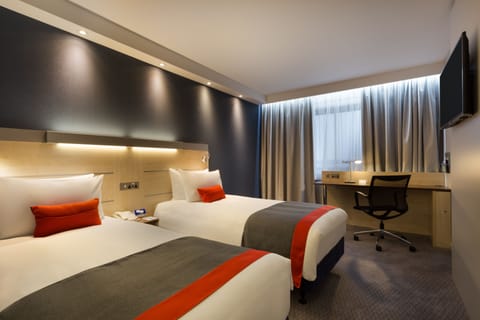 Standard Room, 2 Twin Beds (with Free Hot Breakfast) | Desk, iron/ironing board (on request), WiFi (free), bed sheets