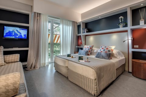 Minibar, in-room safe, desk, soundproofing