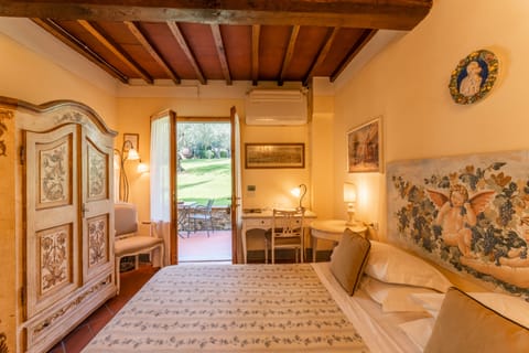 Classic con patio attrezzato | Frette Italian sheets, in-room safe, soundproofing, free WiFi